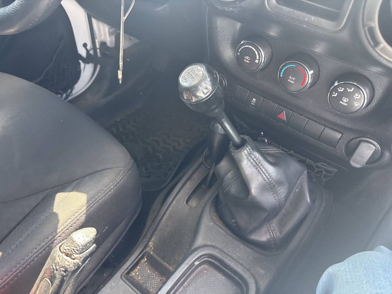 2015 Jeep Wrangler Sport 4x4 2dr SUV