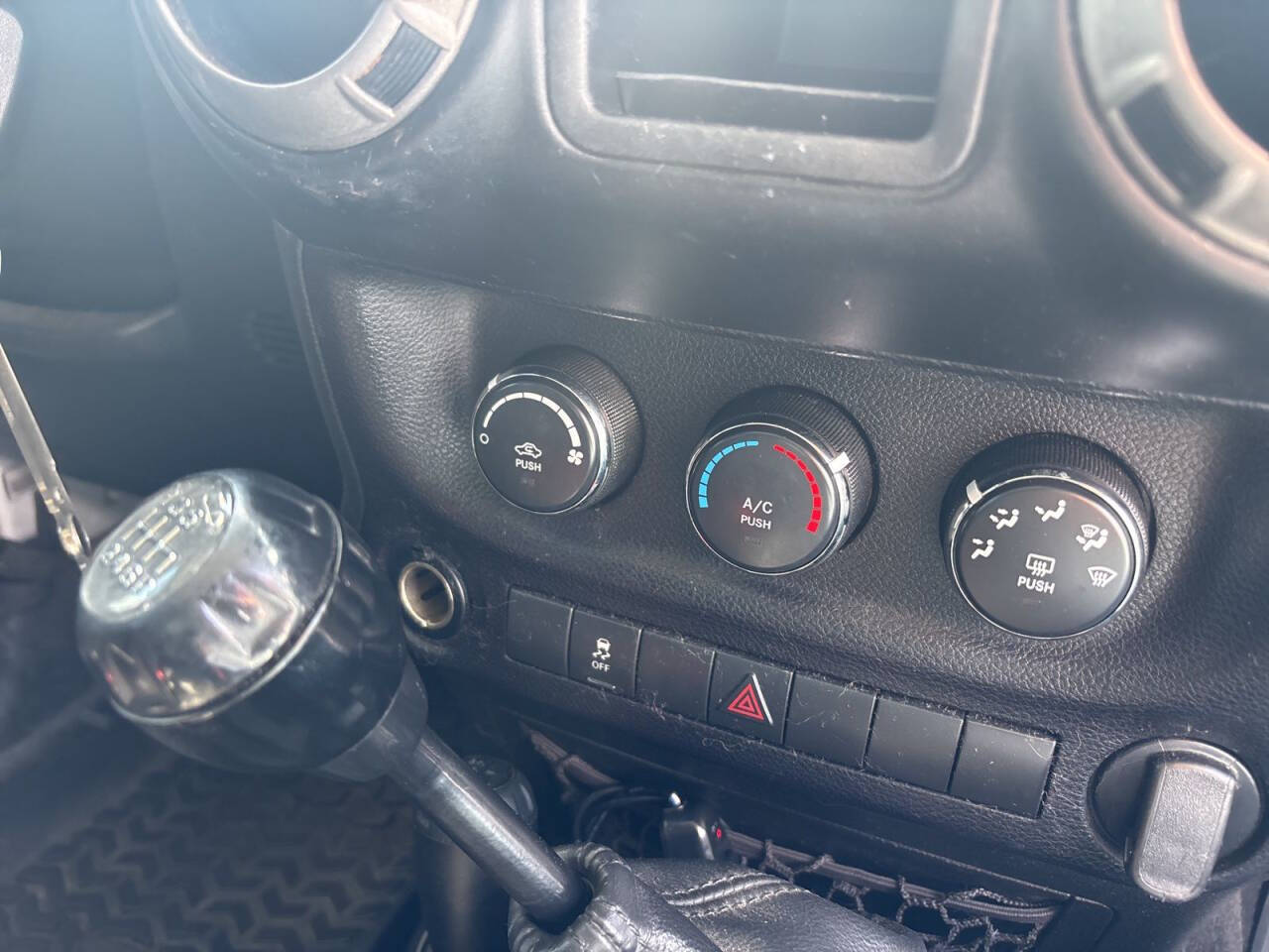 2015 Jeep Wrangler Sport 4x4 2dr SUV