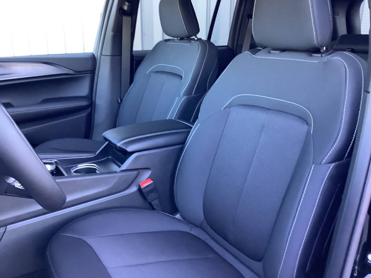 2025 Jeep Grand Cherokee GRAND CHEROKEE LAREDO X 4X2