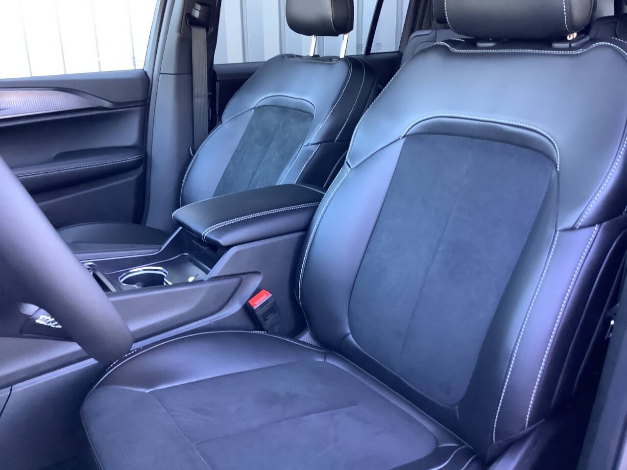 2025 Jeep Grand Cherokee GRAND CHEROKEE L ALTITUDE 4X2