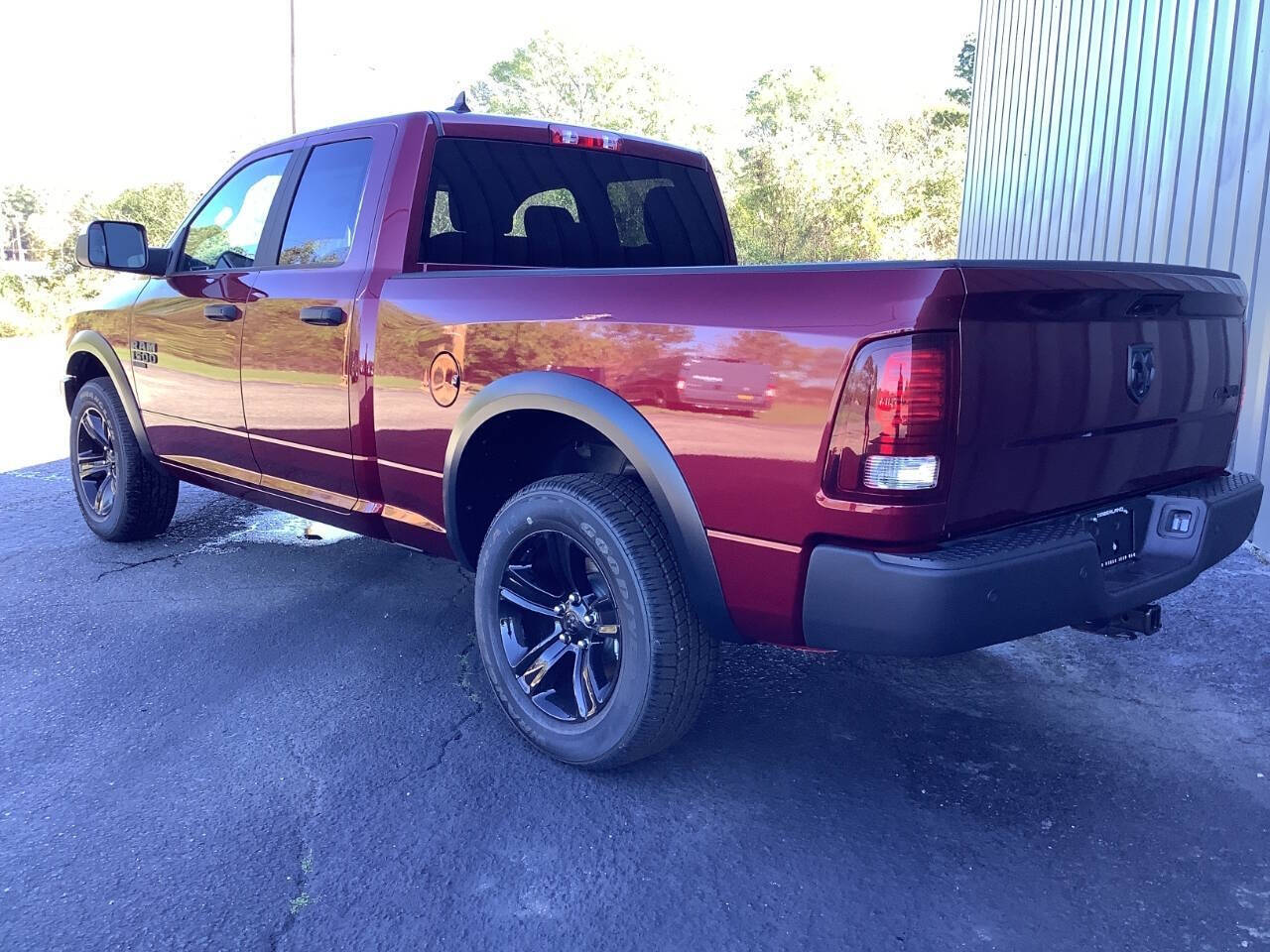 2024 RAM Ram 1500 Classic RAM 1500 CLASSIC WARLOCK QUAD CAB 4X4 6'4' BOX