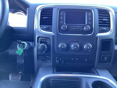 2024 RAM Ram 1500 Classic RAM 1500 CLASSIC WARLOCK QUAD CAB 4X4 6'4' BOX