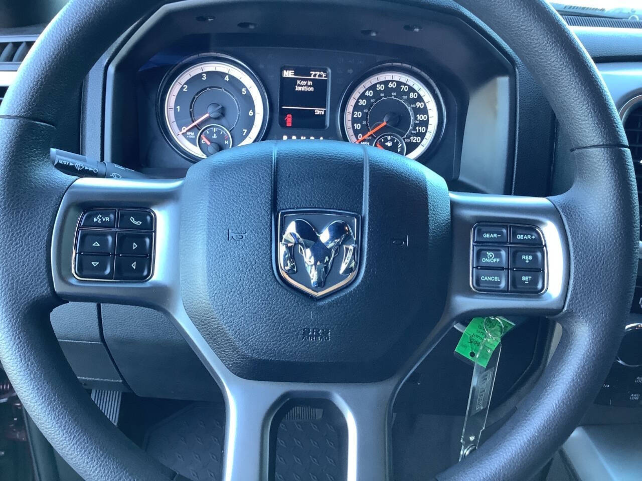 2024 RAM Ram 1500 Classic RAM 1500 CLASSIC WARLOCK QUAD CAB 4X4 6'4' BOX