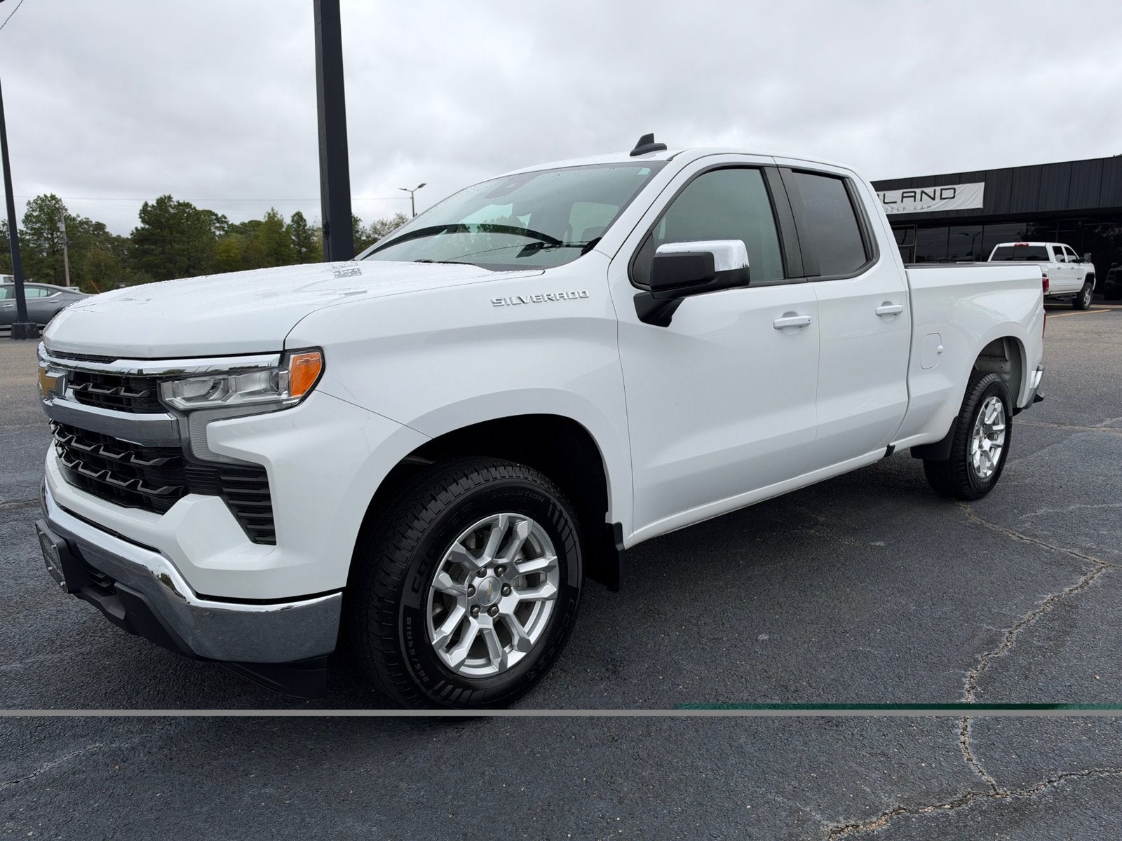 2023 Chevrolet Silverado 1500 2WD Double Cab Standard Bed LT