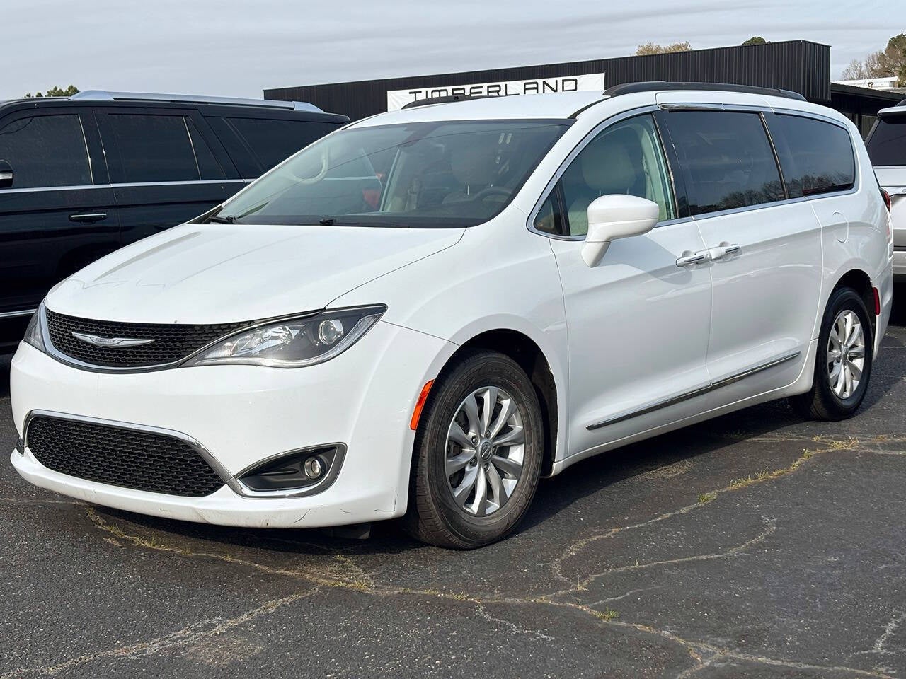 2017 Chrysler Pacifica Touring-L