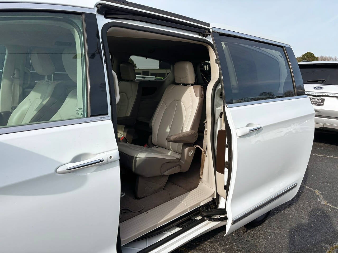 2017 Chrysler Pacifica Touring-L