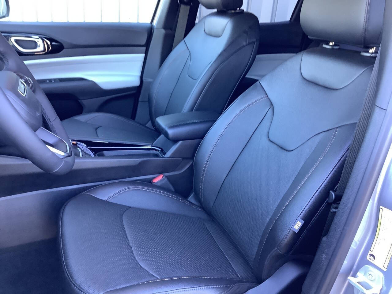 2024 Jeep Compass COMPASS LIMITED 4X4