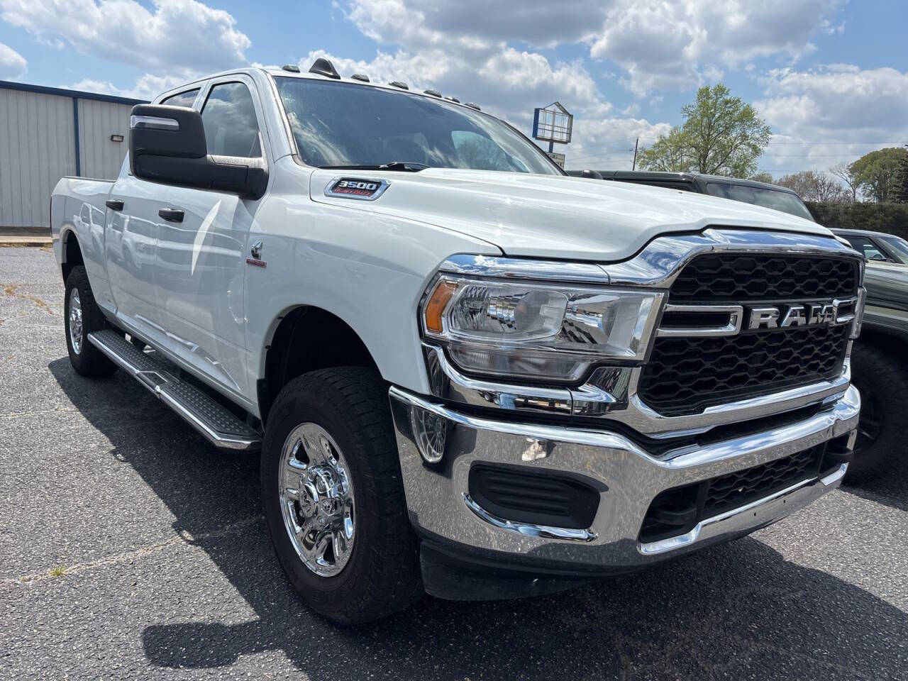2024 RAM 3500 Tradesman 4x4 4dr Crew Cab 6.3 ft. SB SRW Pickup