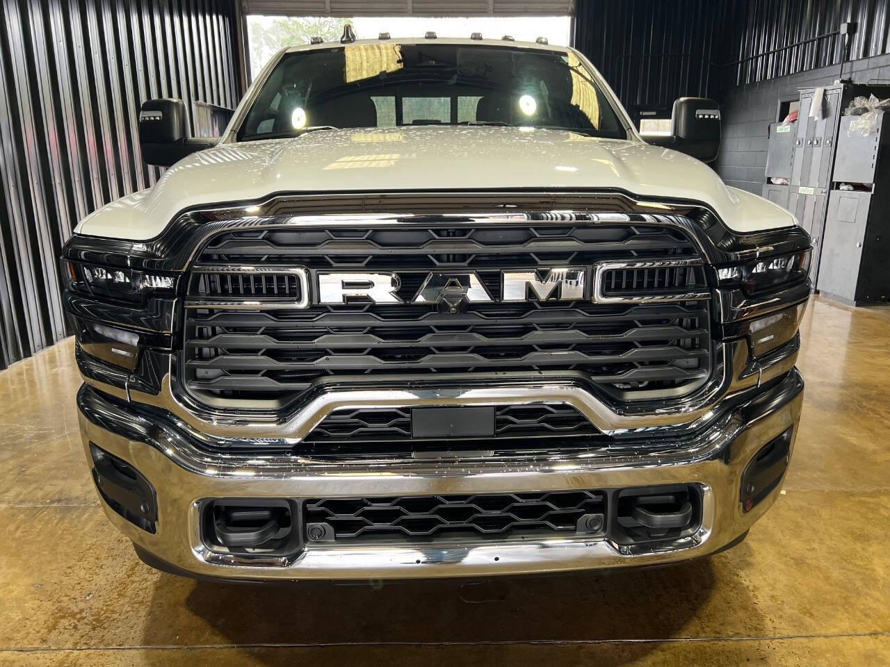 2025 RAM 3500 Tradesman Crew Cab 4x4 8' Box