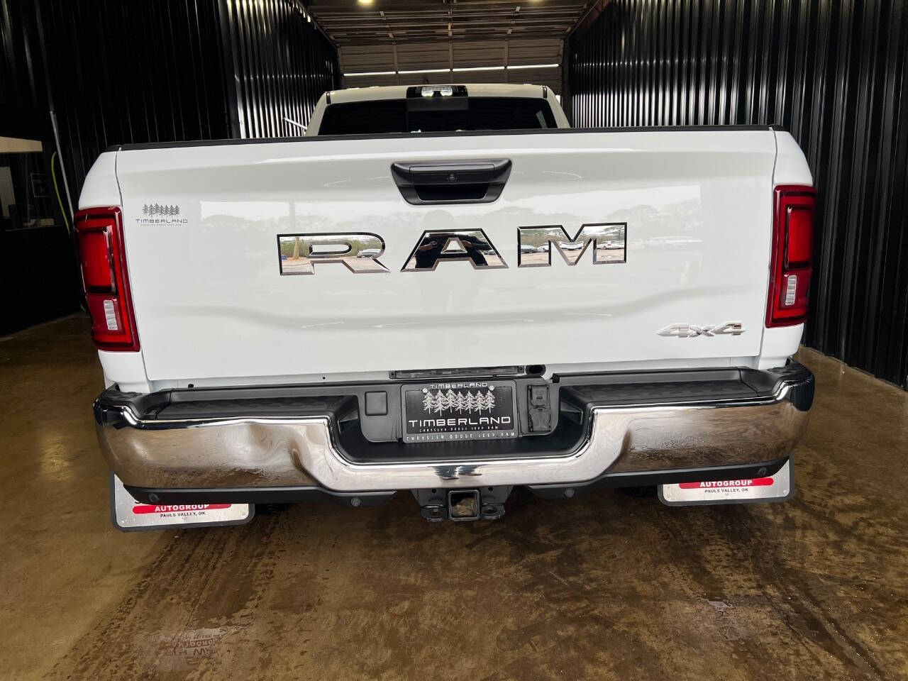 2025 RAM 3500 Tradesman Crew Cab 4x4 8' Box
