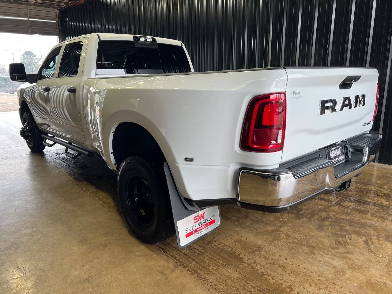 2025 RAM 3500 Tradesman Crew Cab 4x4 8' Box