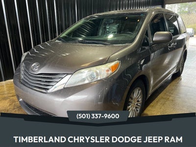 2015 Toyota Sienna XLE 8 Passenger 4dr Mini Van