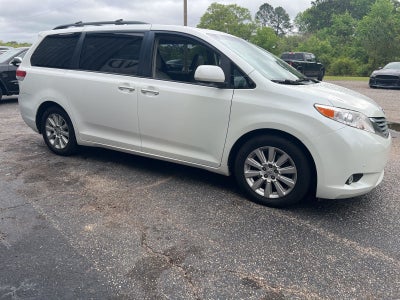 2011 Toyota Sienna Limited V6