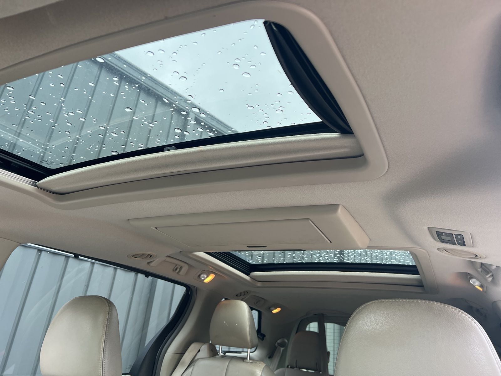 2011 Toyota Sienna Limited V6