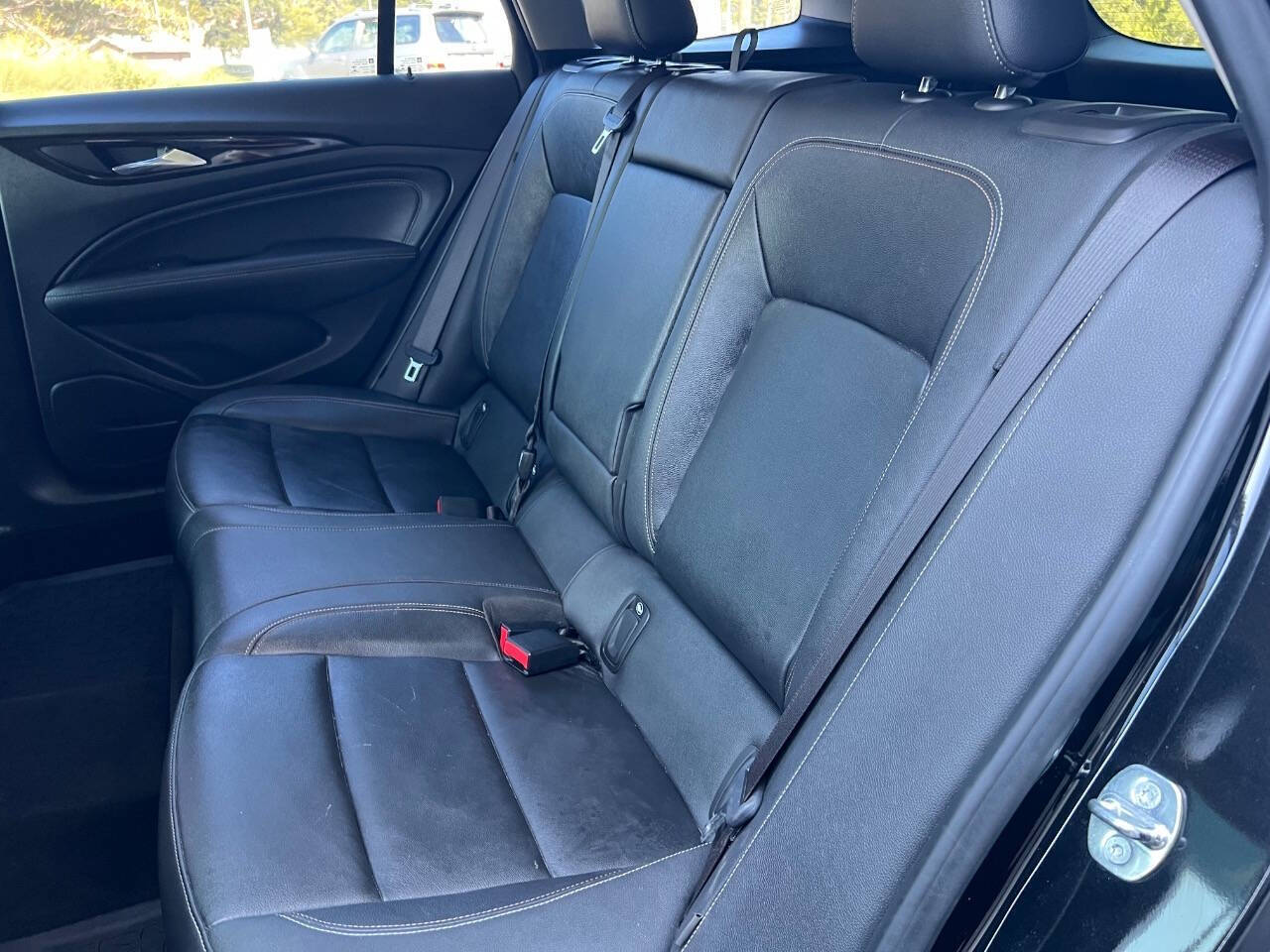 2019 Buick Regal TourX AWD Essence