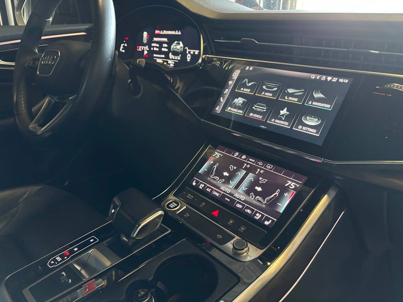 2021 Audi Q8 Premium Plus 55 TFSI quattro Tiptronic